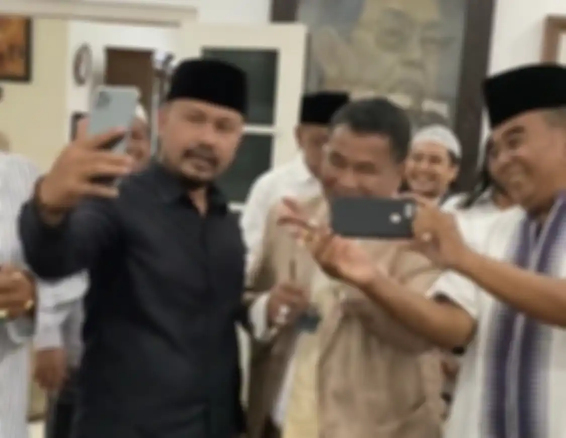 Razman Nasution yang dihajar Hotman Paris habis-habisan di medsos membongkar aib memalukan sang pengacara 30 miliar.