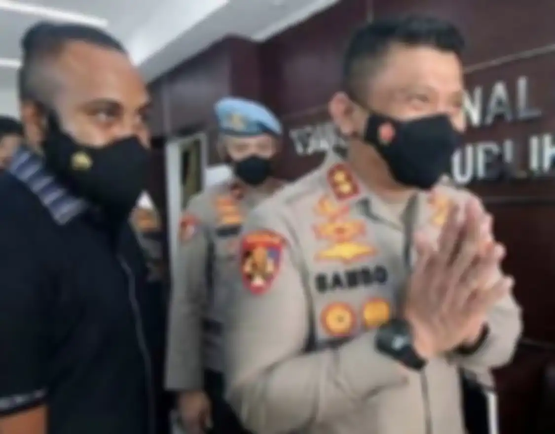 Respons Ferdy Sambo kehilangan gaji segini usai dipecat dari Polri jadi sorotan. Dia terbiasa transfer ratusan juta buat urusan rumah.