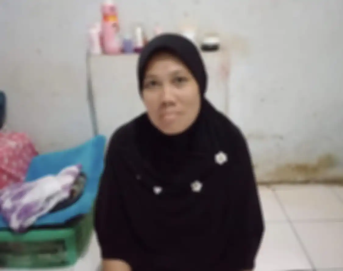 Suami Norma Risma Rozy Zay Hakiki yang terima gaji segini senang memesan PSK online. Foto tampangnya dihujat.