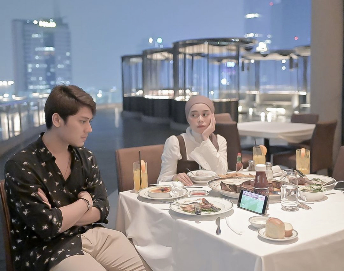 Lesti Kejora sempat mengeluh perubahan yang terjadi dalam diri Rizky Billar. Kakak nggak ngurus Baby L. Foto kejanggalannya dikulik.