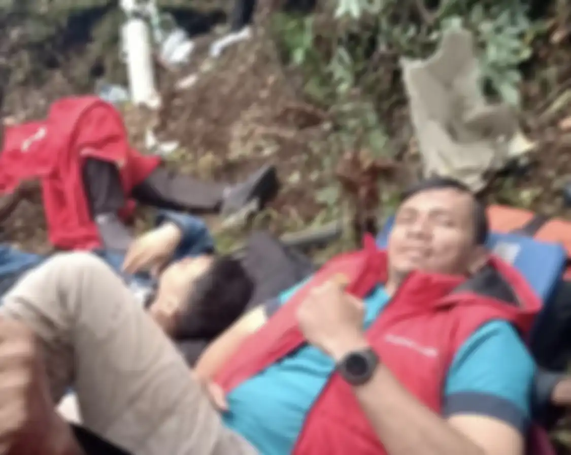 Salah seorang korban kecelakaan helikopter Polri yang membawa rombongan Kapolda Jambi.