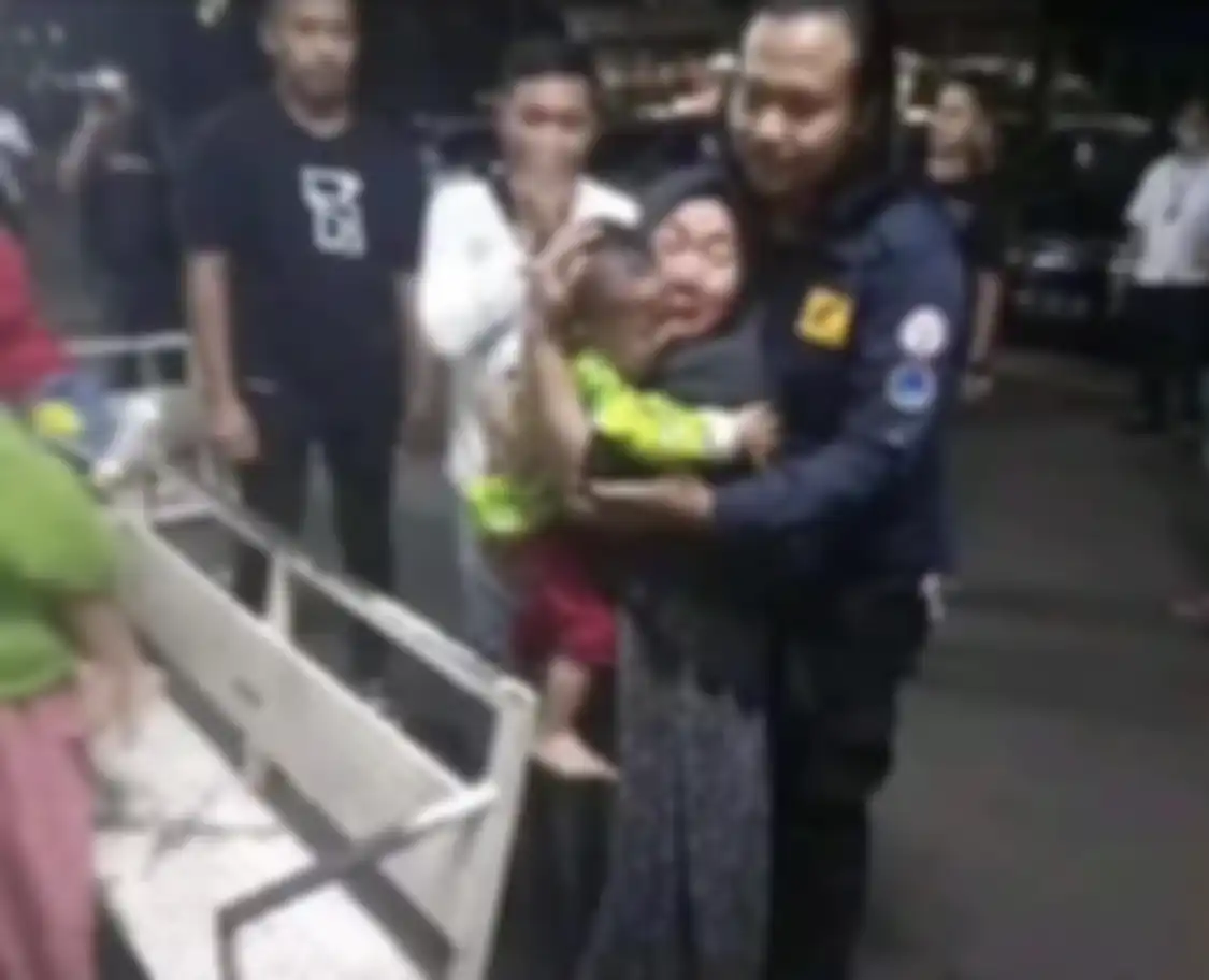 Bayi korban pembunuhan bos ayam goreng Bekasi ditemukan dalam kondisi selamat oleh polisi.