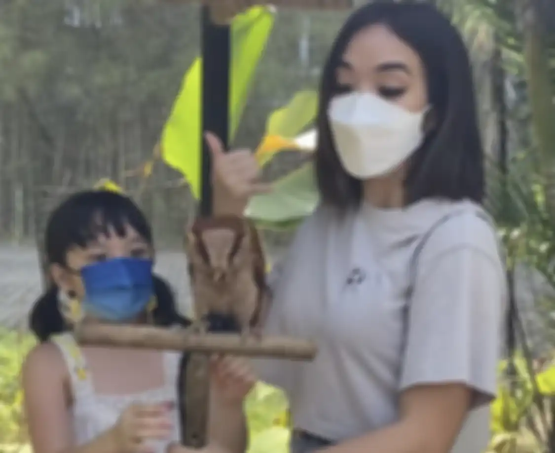 Penampilan Gempi disebut mirip tokoh kartun Shizuka, sahabat Doraemon. Ternyata begini penyebabnya. Gisel mengaku kerepotan. 