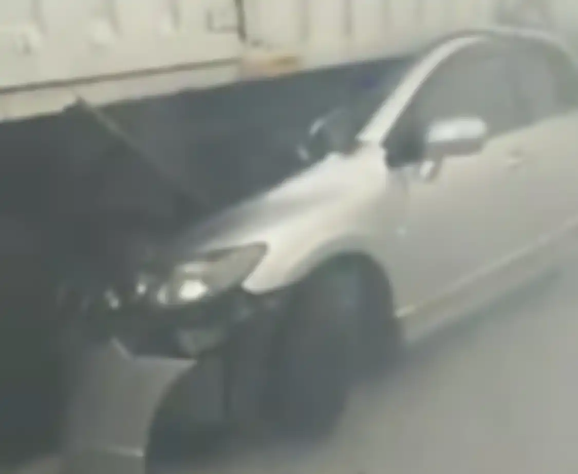 Penyebab kecelakaan maut tol Pejagan yang bikin mobil anak Jamintel Kejagung masuk kolong truk ternyata gegara masalah sepele ini. 