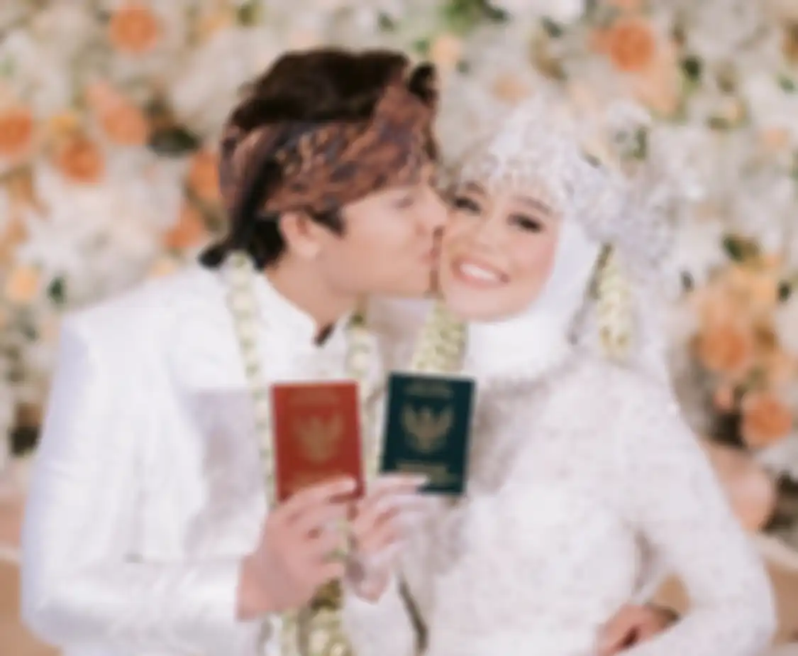 Suami Lesti Kejora disebut tetangga sudah kelewatan. Tabiat asli Rizky Billar dikuliti. Foto Leslar sampai dibahas lagi. 