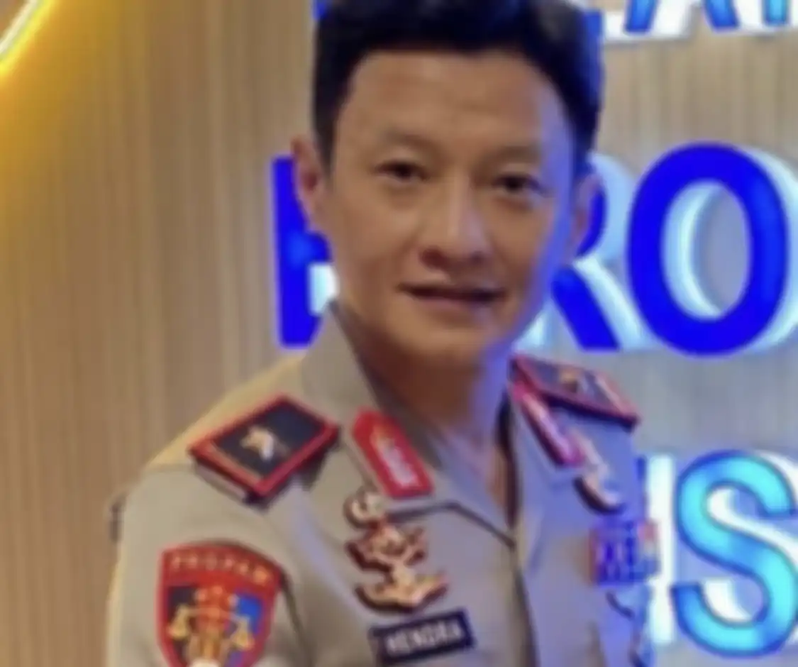 Brigjen Hendra Kurniawan ternyata justru membantu keluarga Brigadir Yosua dengan cara begini. Jabatan Karo Paminal terlanjur diusik.