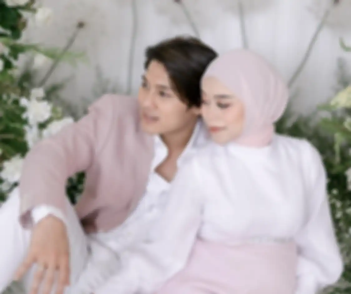 Rizky Billar mengucapkan talak satu ke Lesti Kejora lantaran malu marah-marah istrinya didengar sosok ini. Begini fakta sebenarnya.