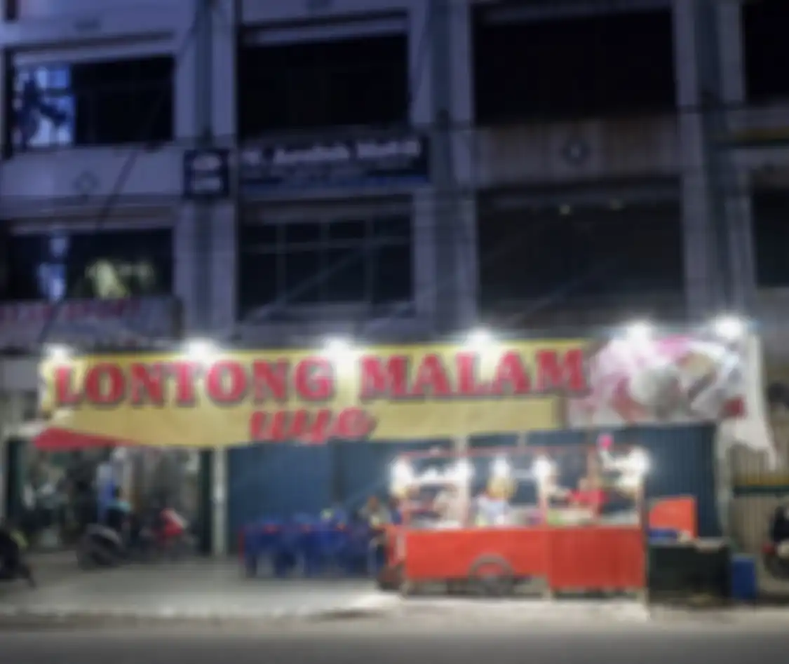 Saatnya mencicipi 7 tempat wisata kuliner di Pekanbaru Riau yang jadi surga jajanan malam. Foto menunya menggoda selera.