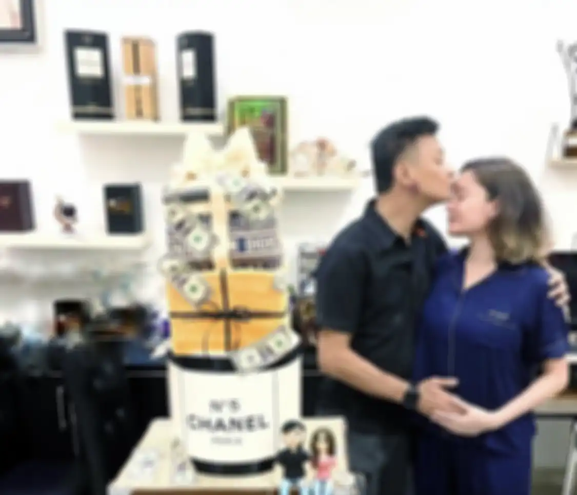 Istri Brigjen Hendra Kurniawan Seali Syah buka suara usai disentil gaya hdiup mewah eks Karo Paminal. Intip foto jadulnya. 