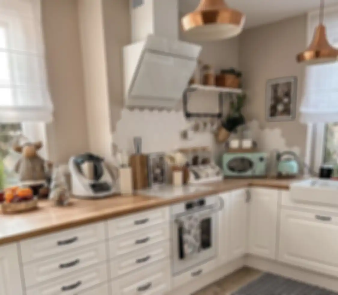 Sedaikan tempat penyimpanan untuk alat-alat pembersih dapur mungil kesayangan.