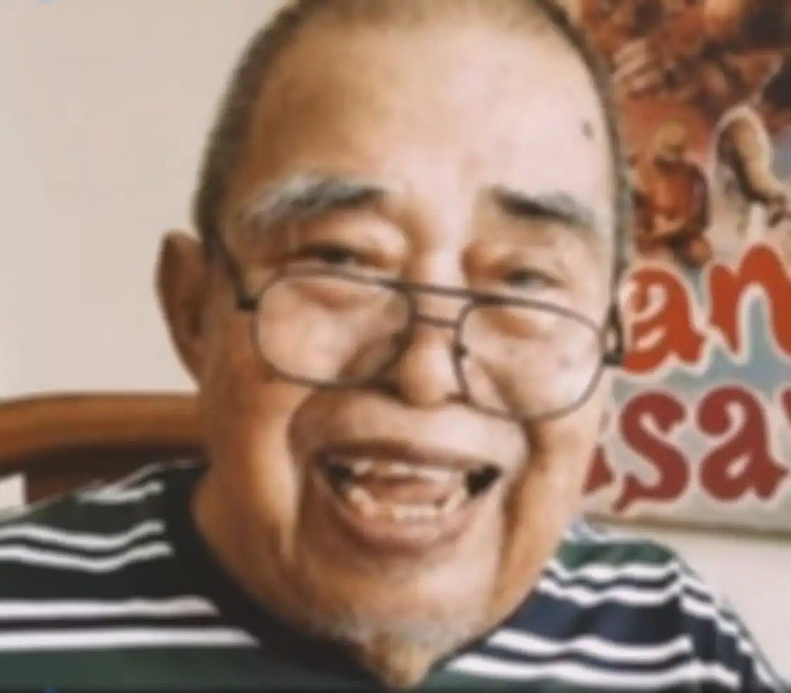 Anak pelawak senior Eddy Gombloh bilang sang ayah punya wasiat begini. Foto keluarganya jarang muncul di media sosial.