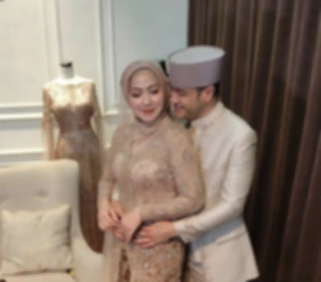 Banyak netizen berspekulasi terhadap Ferry Irawan lantaran dinilai tak memiliki pekerjaan. Mantan istrinya beri pernyataan menohok.