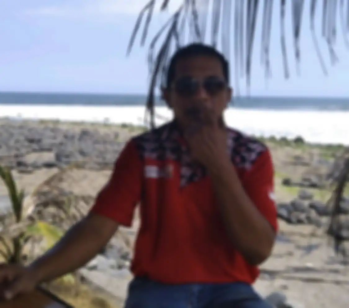 Foto sopir taksi online Sony Rizal Taihitu yang dibunuh oleh Bripda HS anggota Densus 88 Antiteror.