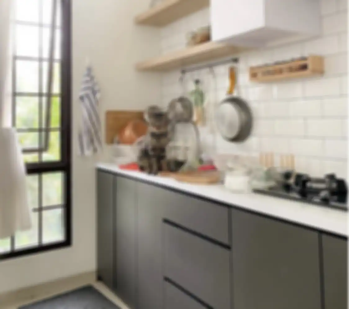 Foto tampilan desain dapur kecil memanjang kian menggoda hati. Trik cerdas ini menjadi kunci. Apalagi bisa dicoba sendiri di rumah.