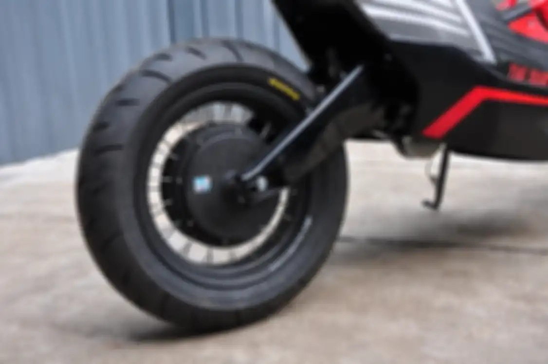 Modifikasi Honda BeAT jadi motor listrik, dinamo BLDC tipe hub berpadu manis dengan swing arm ‘banana’ copotan Yamaha XSR 155