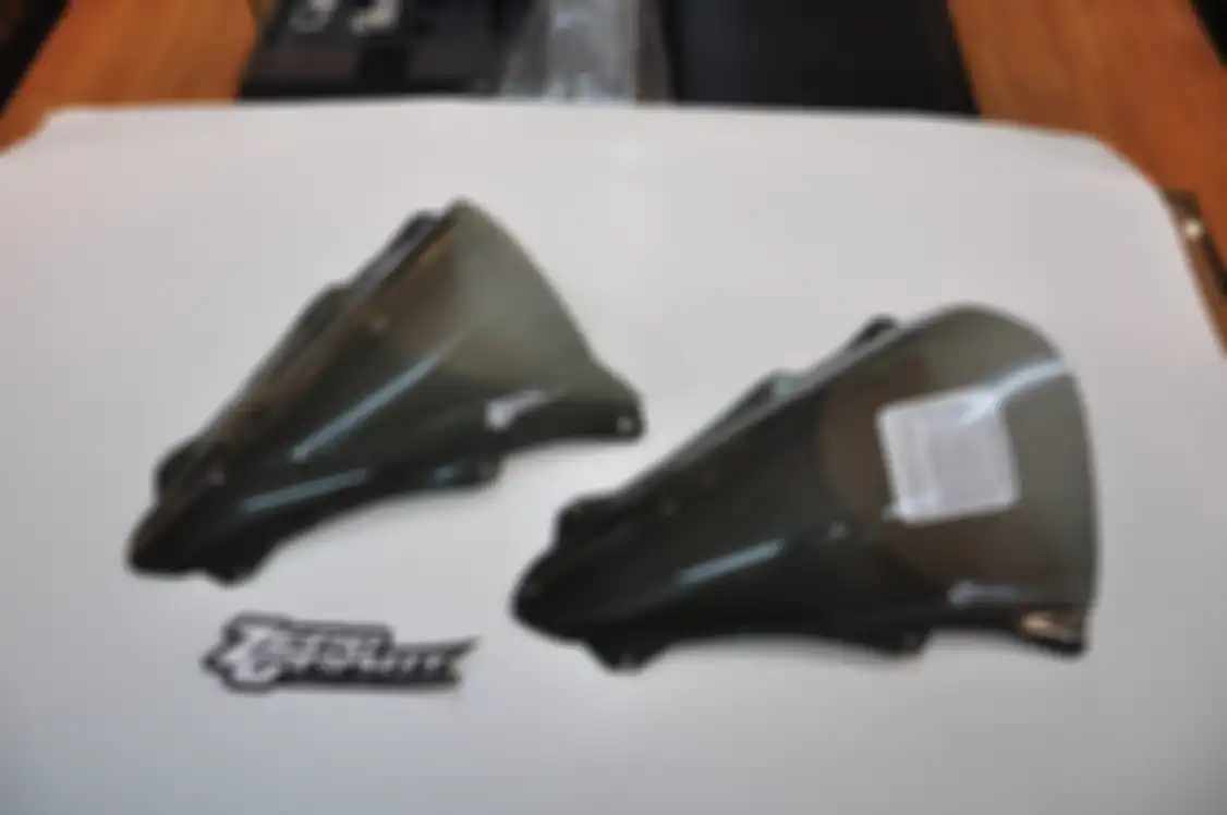 Zero Gravity menyediakan tiga tipe windshield buat Ninja ZX-25R, contohnya varian Double-Bubble dan Corsa