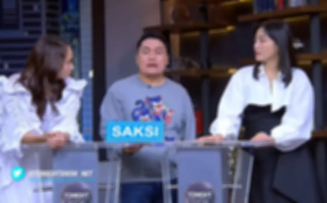 Merry saat hadir  di acara TonigshowNet bersama Raffi Ahmad dan Nagita Slavina. 