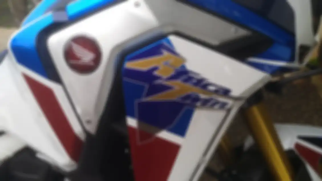 Honda CRF1100L Africa Twin ini memiliki gambar peta benua Afrika
