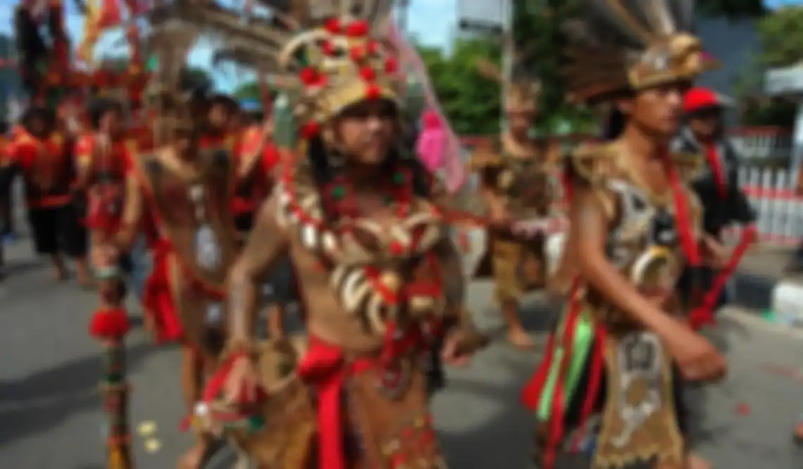 Contoh manfaat keragaman karakteristik masyarakat Indonesia, kunci jawaban soal kelas 4 SD tema 8.  