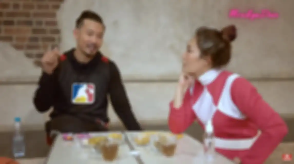Denny Sumargo bongkar sosok artis yang paling menyebalkan saat syuting bersama. Tak hanya itu,