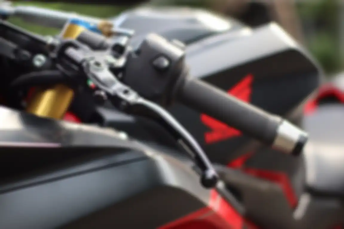 Ilustrasi handle kopling motor.