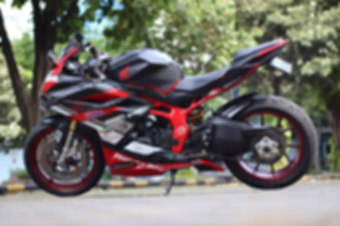 Totalitas modifikasi Honda CBR250RR, telan kaki Ducati dan Aprilia