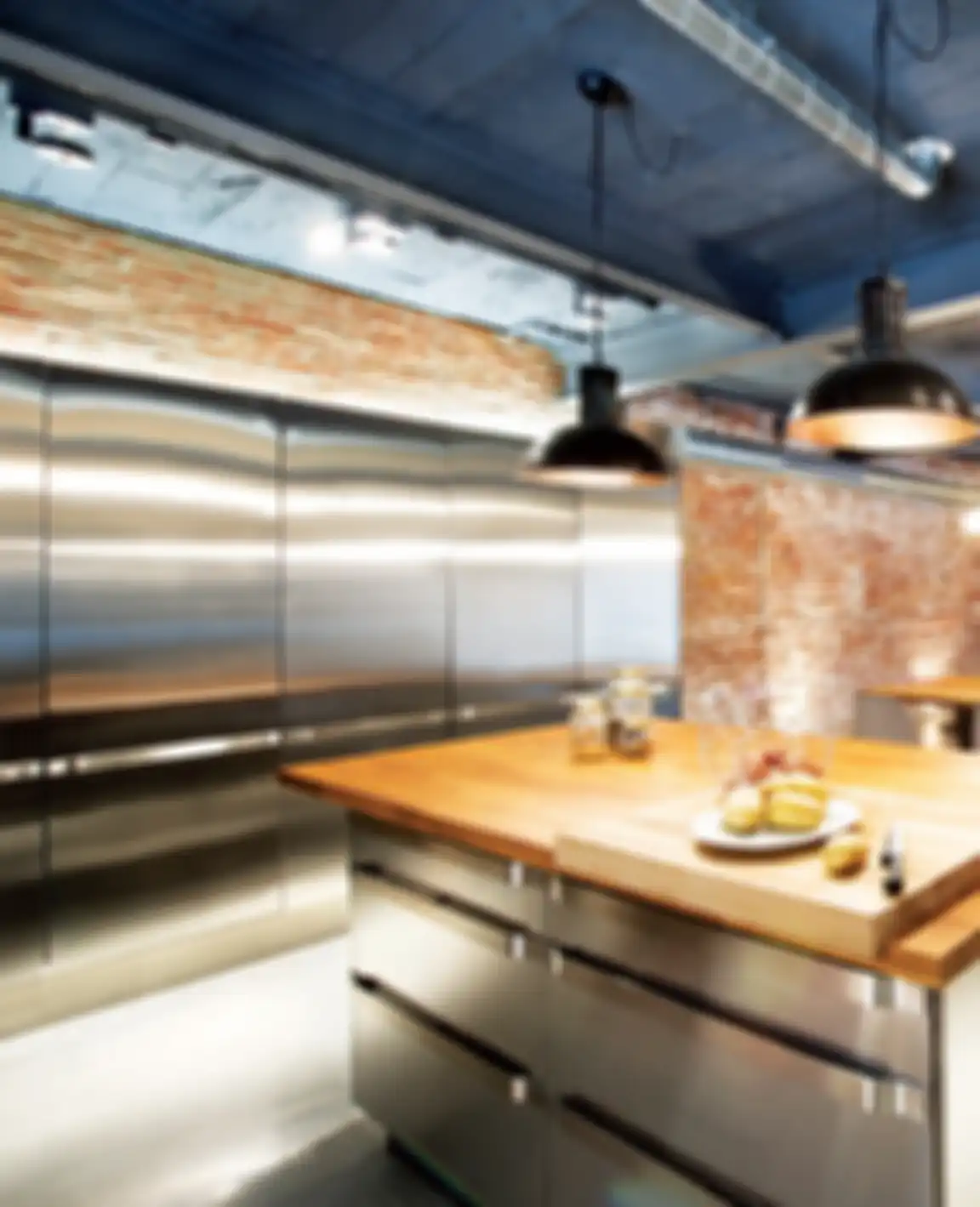 Dapur Industrial Tropis yang Homey