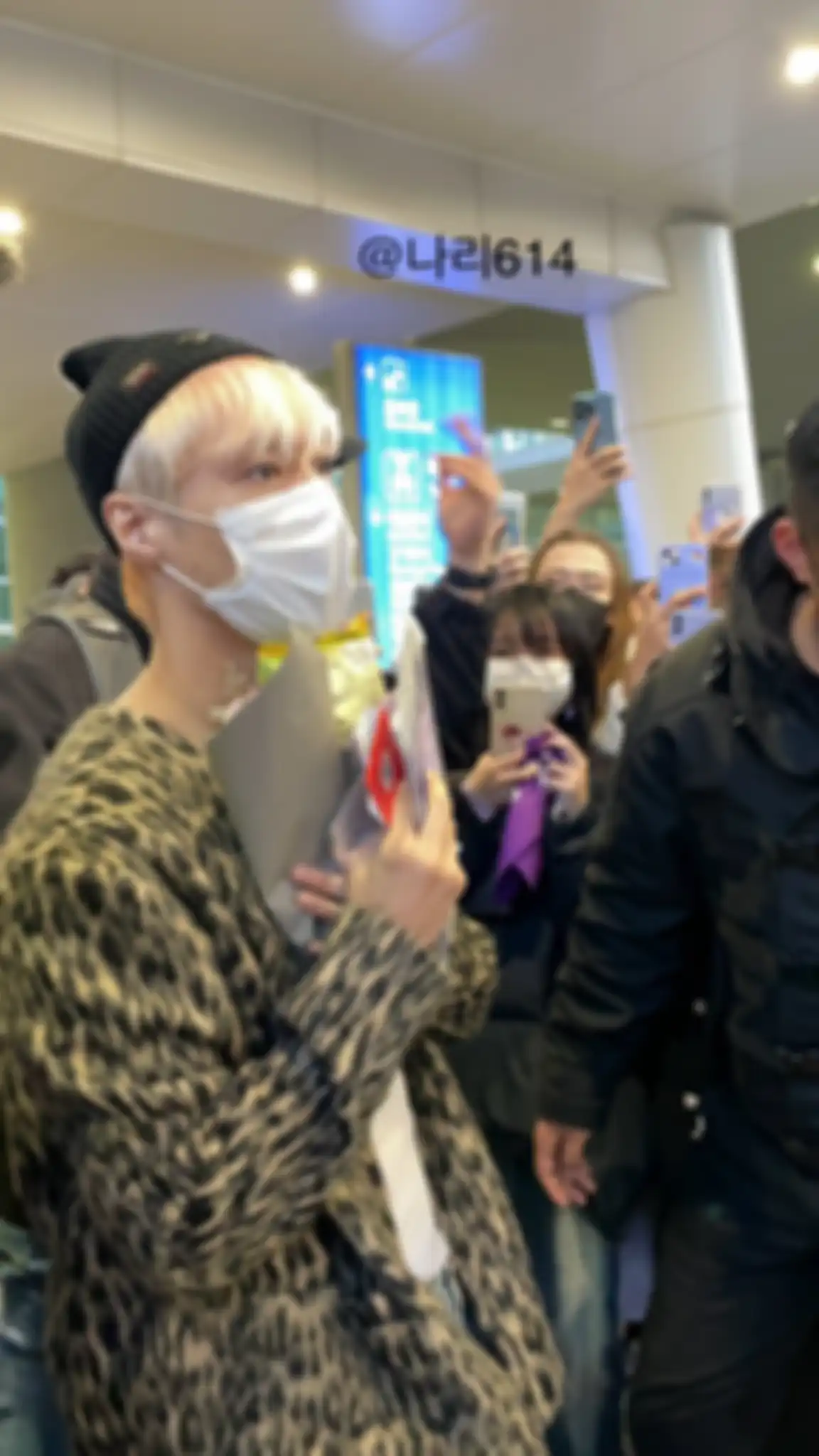 Lay Zhang datang ke Korea Selatan