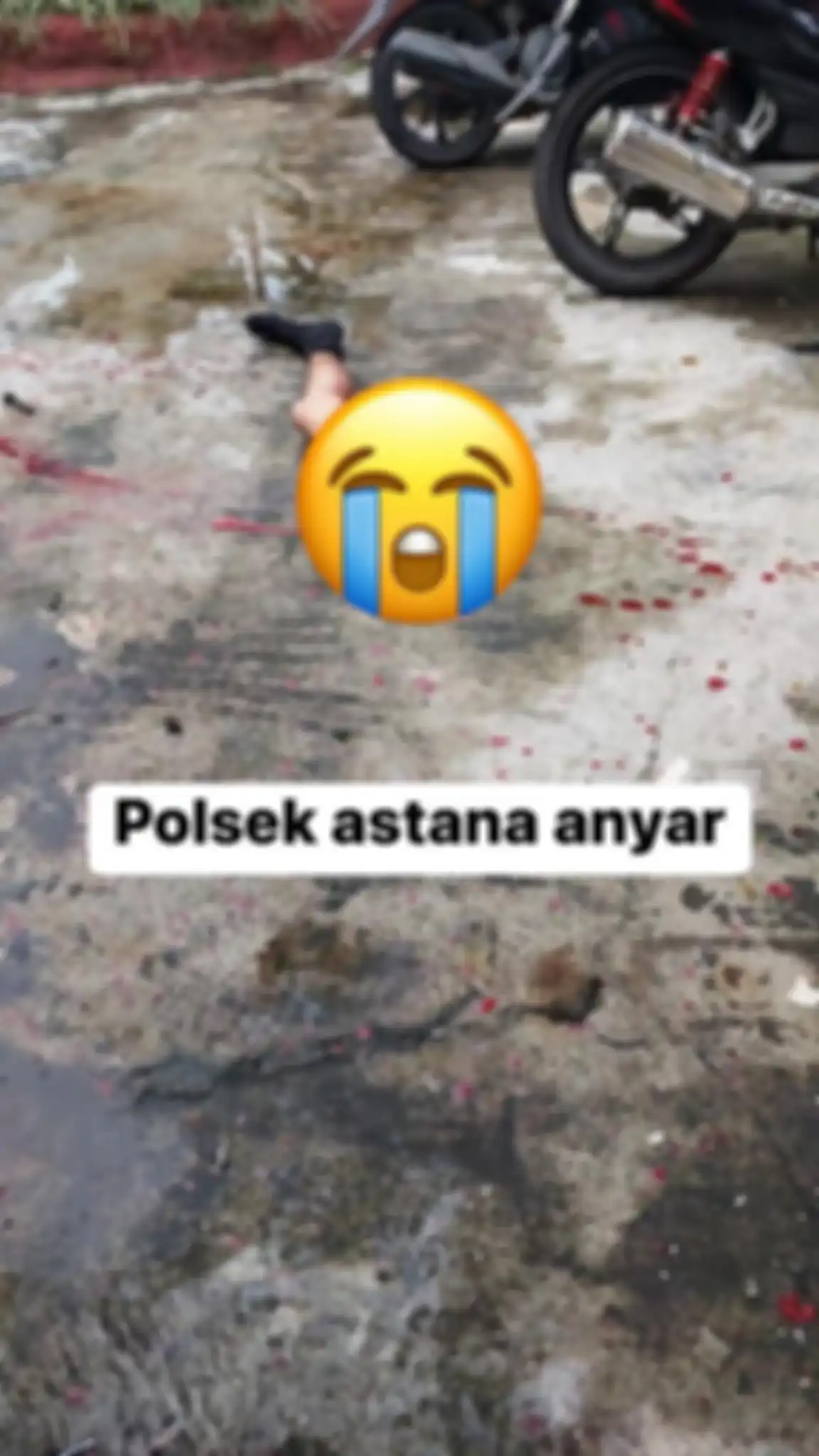 Ini alasan netizen diminta tak sebarkan foto bom bunuh diri di Bandung. Foto potongan tubuh pelaku di Polsek Astanaanyar viral.