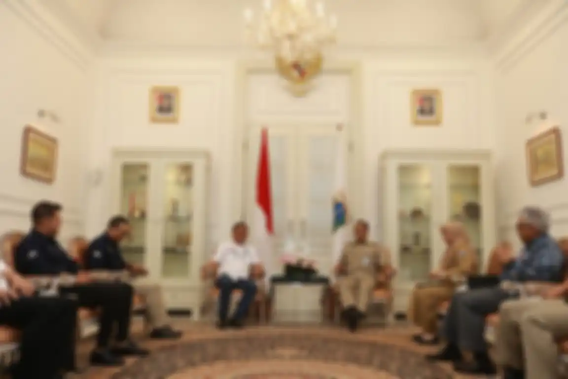 Gubernur Anies Baswedan dan Ketua DPRD DKI Jakarta menerima sumbang saran dari tokoh otomotif untuk kegiatan balap 