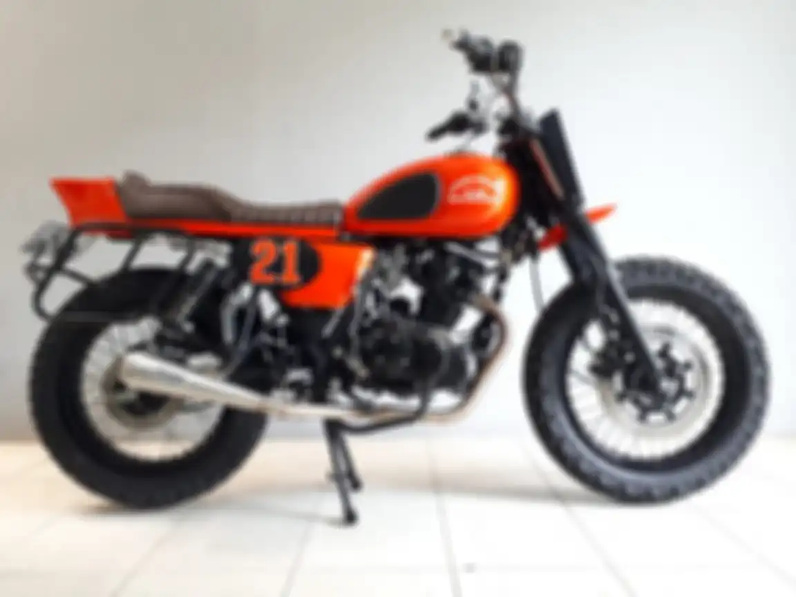 Cleveland CycleWerks bergaya scrambler tracker