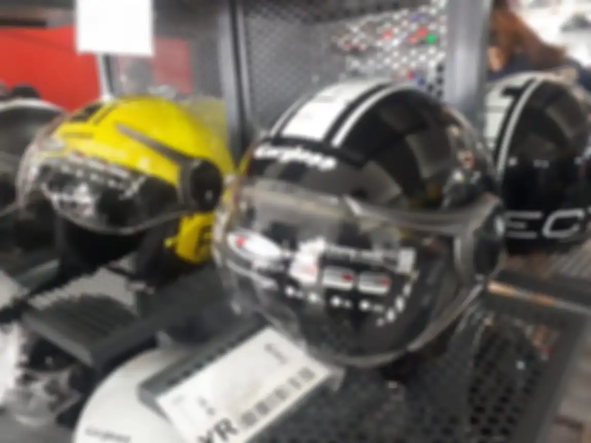 Helm Cargloss YR Protect sudah dilengkapi visor