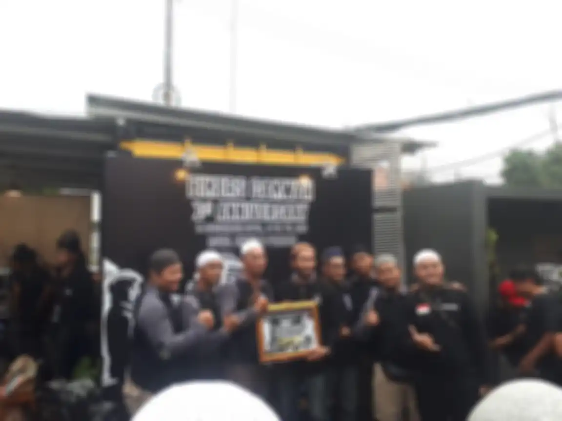 Bikers Dakwah memperingati hari jadi pertamanya di dealer Royal Enfield, Pejaten, Jakarta Selatan.