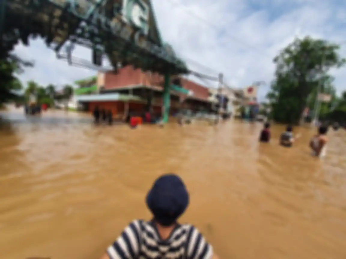 Banjir masih merendam daerah Jakarta Barat