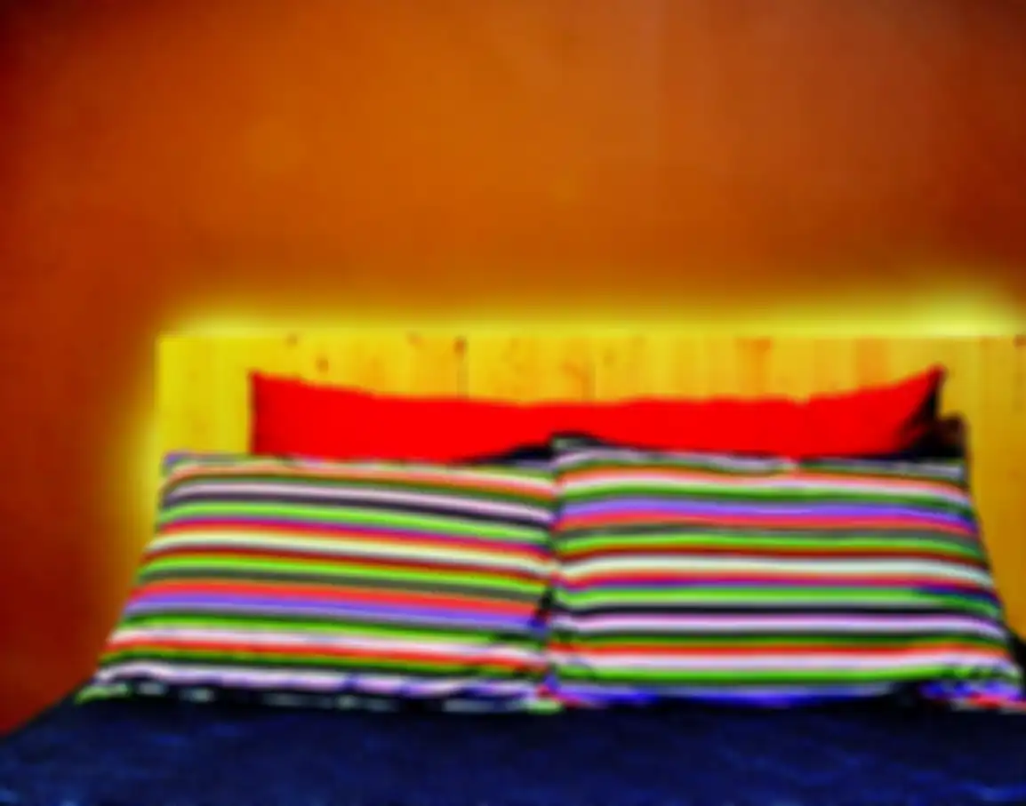 Gunakan bantal berisi dakron bila alergi terhadap kapas atau kapuk.