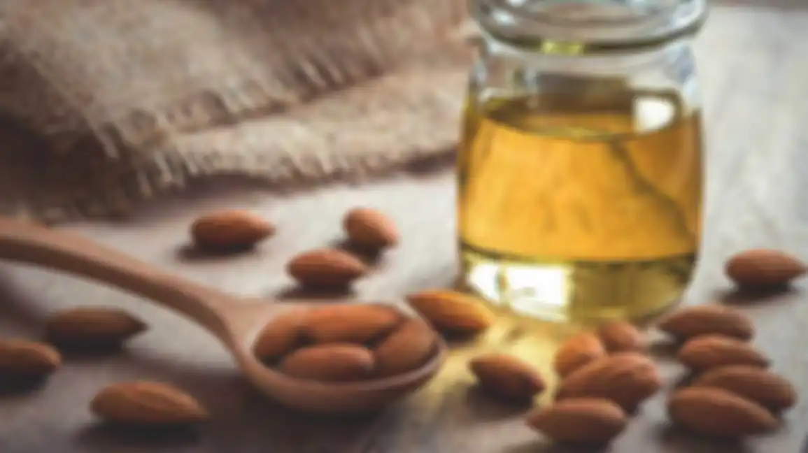 Minyak almond