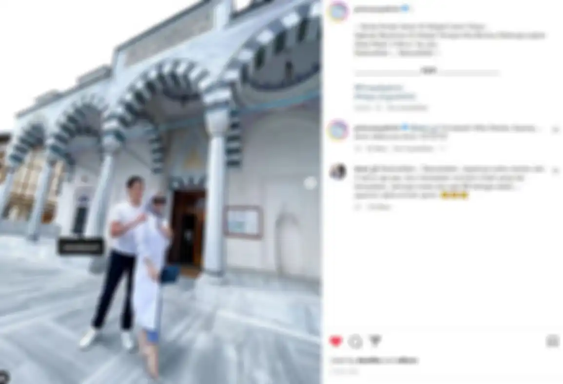 Syahrini dan Reino Barack