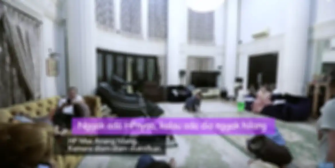 Heboh uteng pembantu ashanty dituduh ngambil handphe, Ruang tamu megah miliknya bikin salah fokus