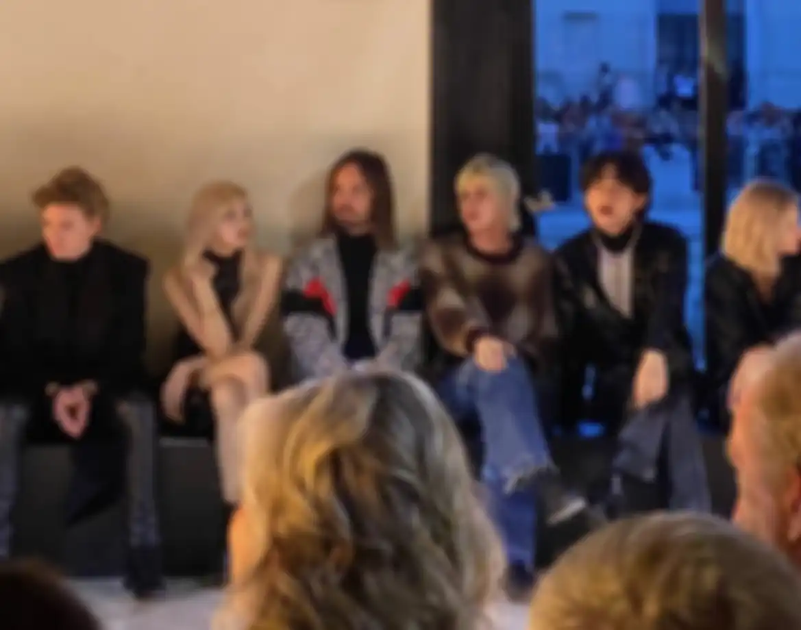 Seleb Hollywood yang interaksi denga  V dan Lisa