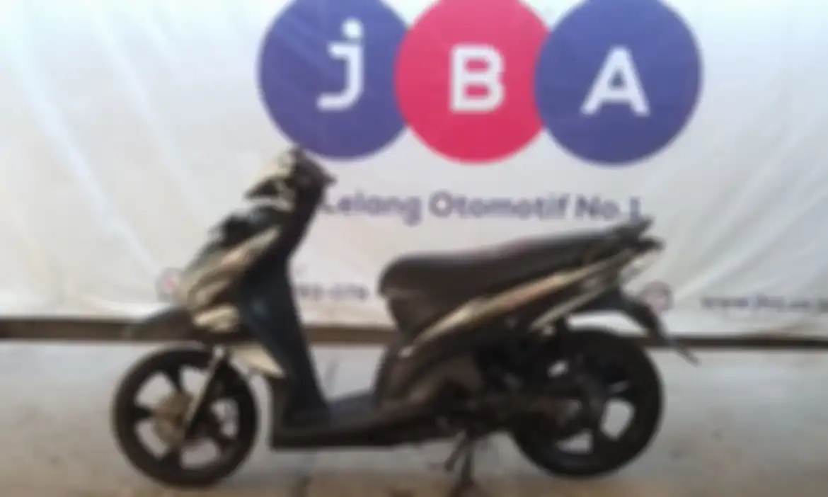 Honda Vario 110 tahun 2011 dilelang di angka Rp 2,8 juta dari sisi kiri.
