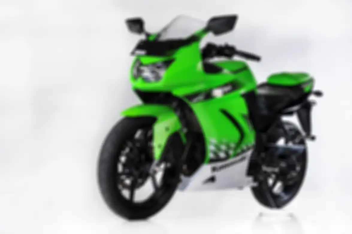 Kawasaki Ninja 250R varian SE generasi pertama