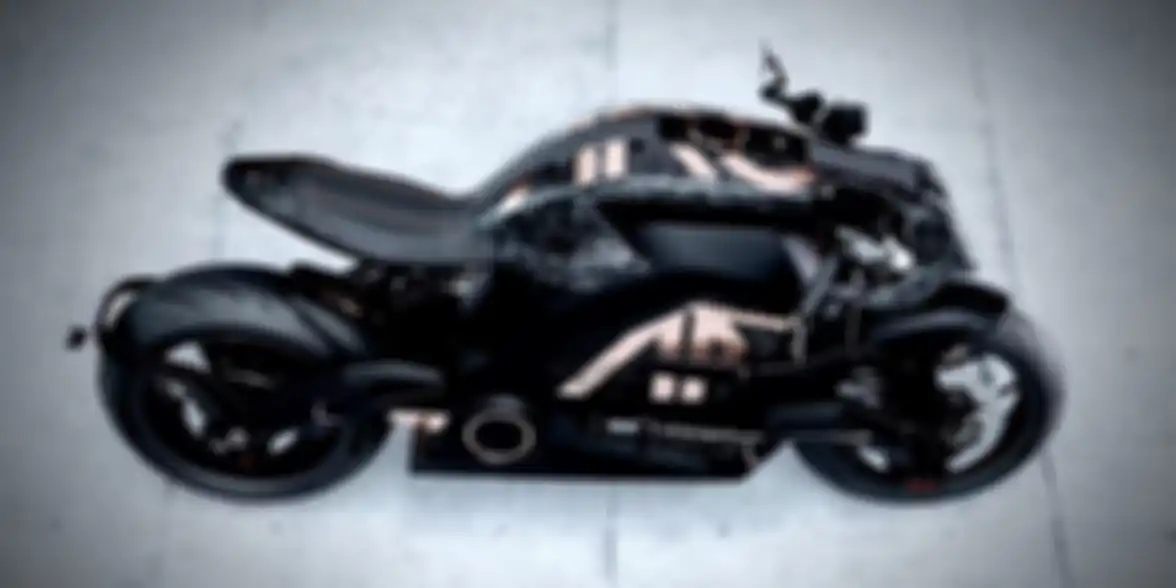 Seluruh bodi motor listrik Arc Vector Founder's Signature Edition terbuat dari serat karbon. Bahkan hingga ke pelek.