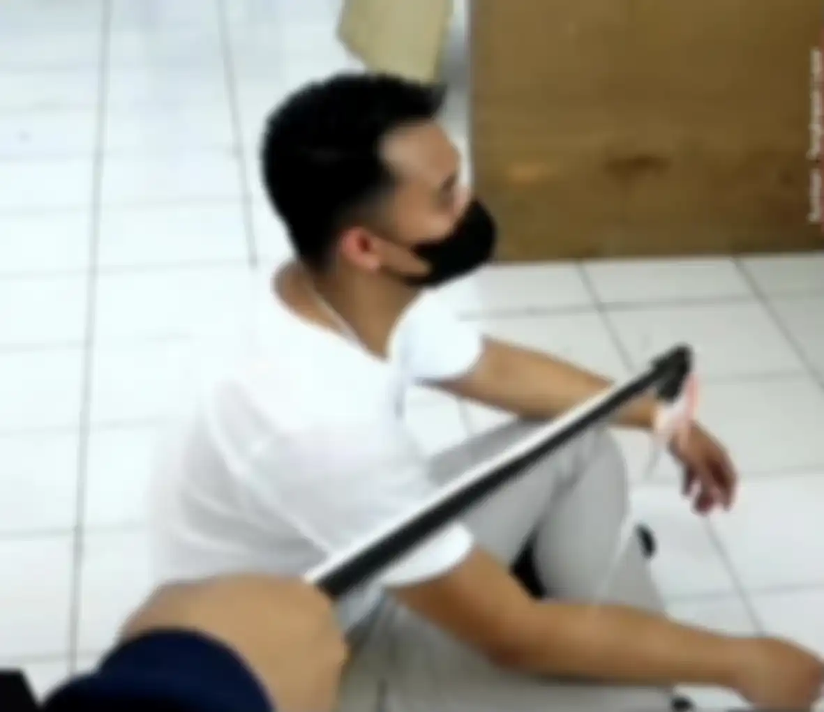 Putri Candrawathi lakoni adegan begini di kamar dalam rekonstruksi. Tudingan hubungan dengan Kuat Maruf viral. 