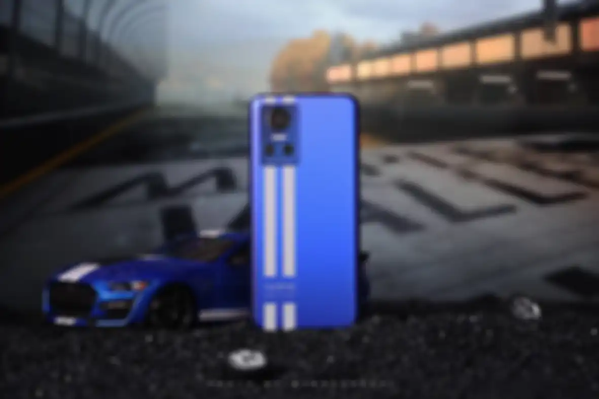 Wujud asli realme GT Neo3 Le Mans Version.