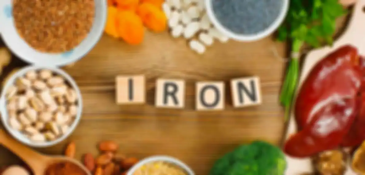 Sumber zat besi termasuk protein hewani, termasuk ati ampela, daging sapi, susu, dan juga sayuran.  Tetapi kelebihan zat besi dapat merusak organ tubuh.