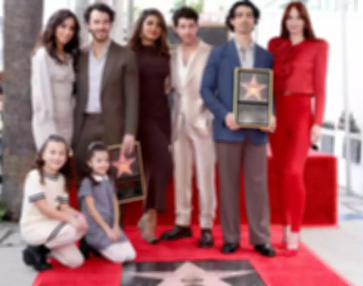Sophie Turner hadir di Hollywood Walk of Fame