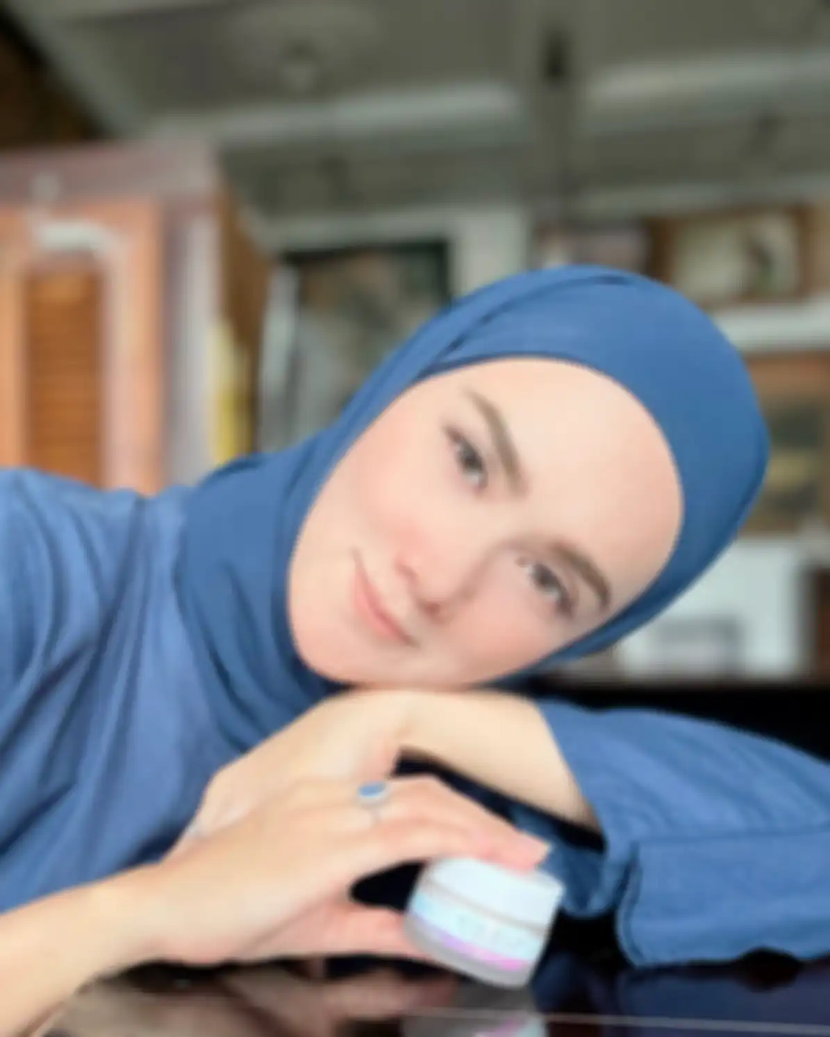 Mulan Jameela dengan wajah putih mulus