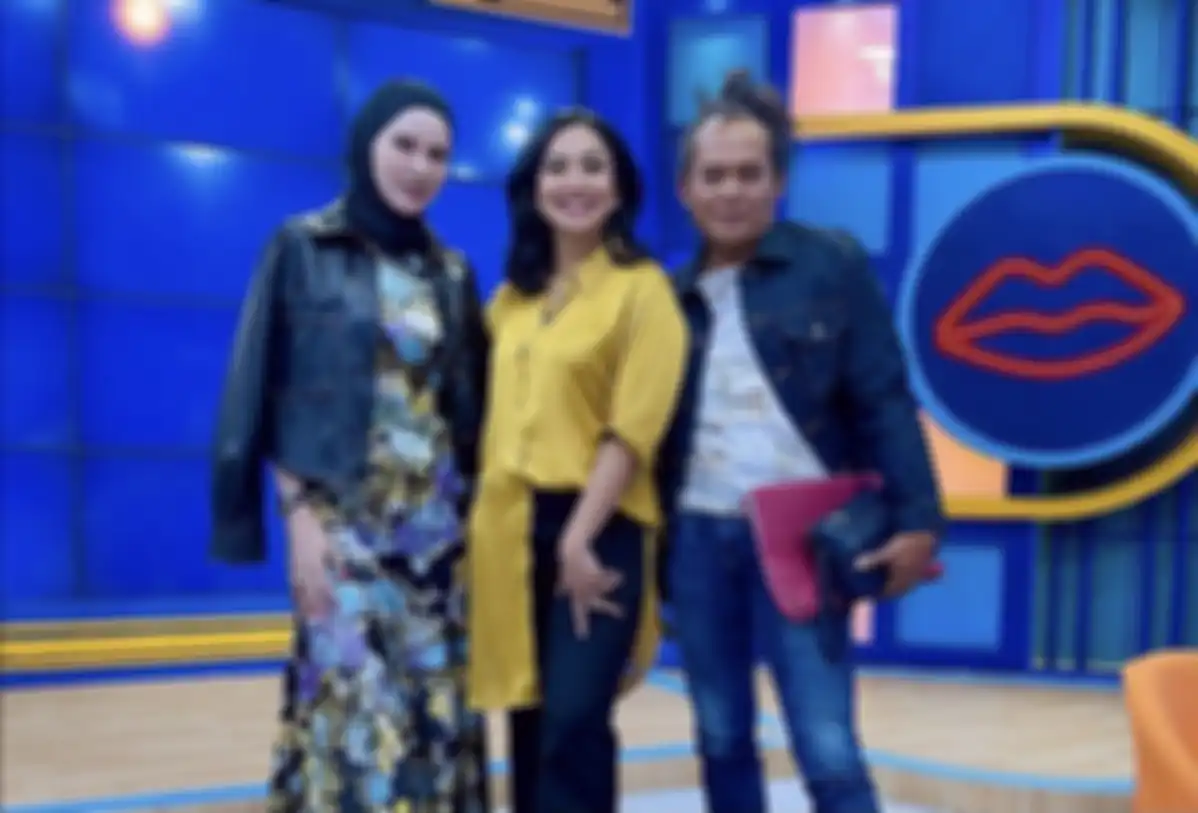 Begini tabiat Deolipa Yumara yang bikin Richard Eliezer resah. Dari pertama Bharada E sudah tidak nyaman. Foto sosoknya dikomentari.