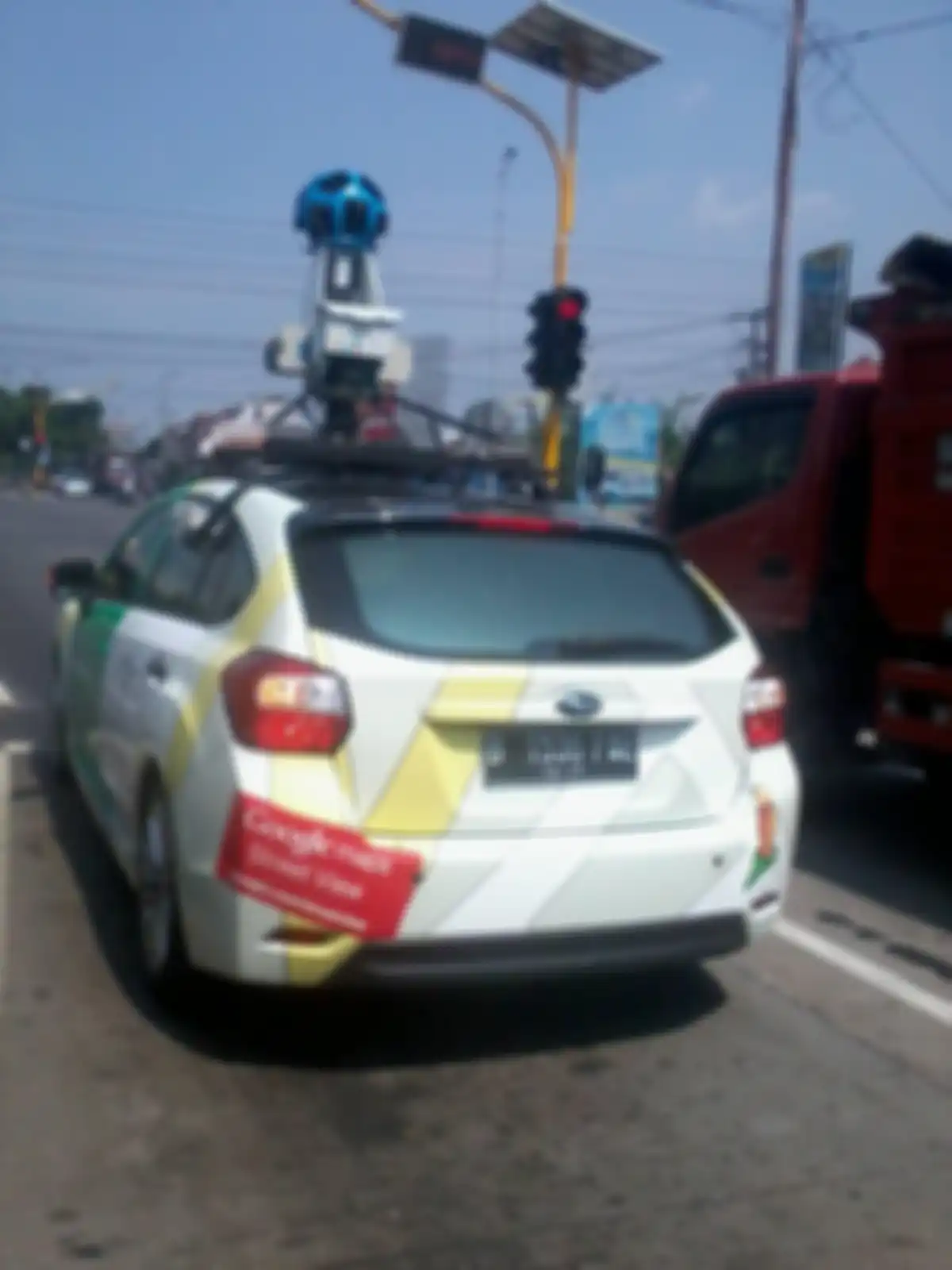 Khairul Anam secara blak-blakan keberatan foto kompleks rumahnya nongol di Google Street View. Dia menyebut Google telah melanggar hak privasi.