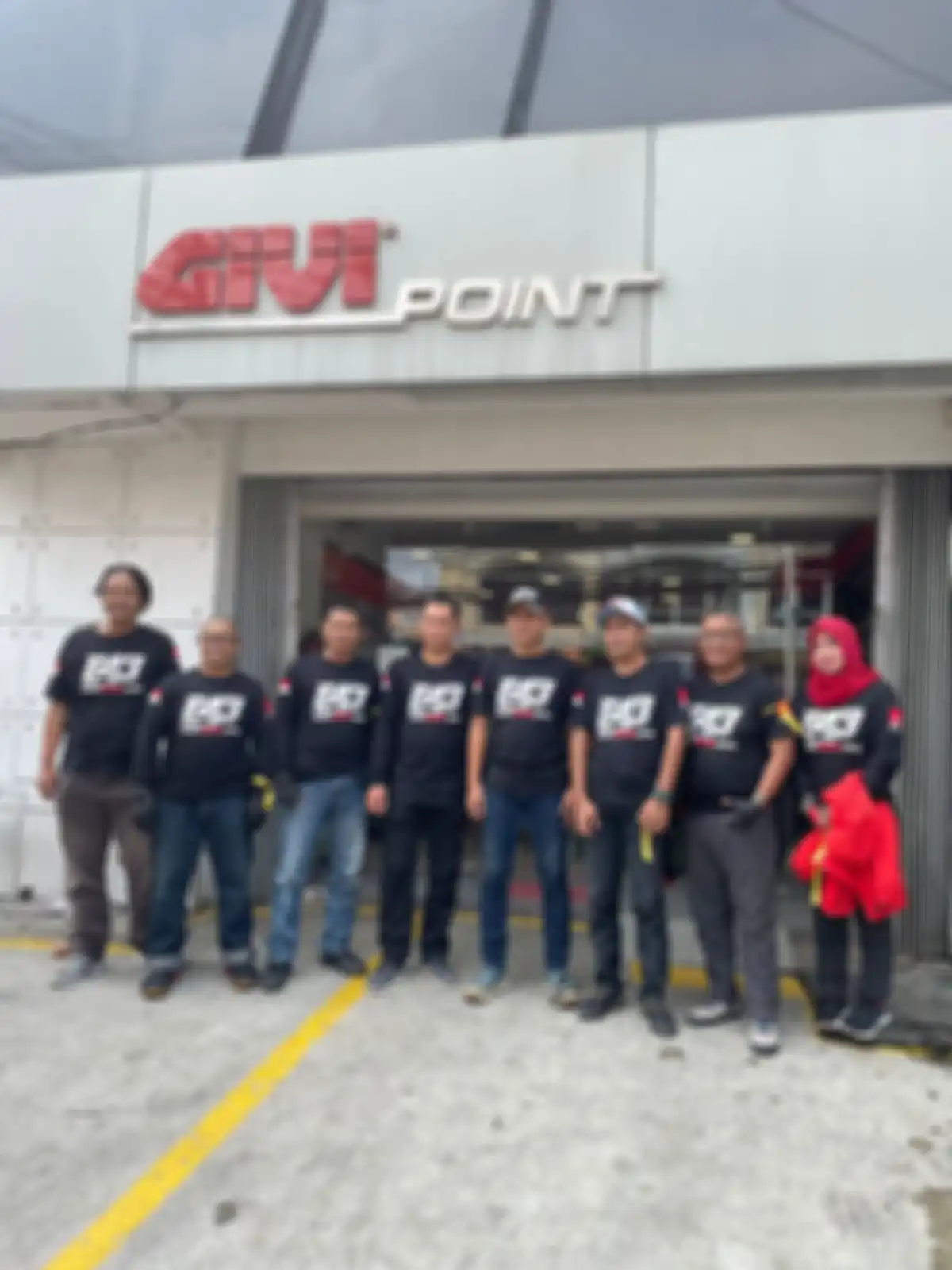 GIVI Indonesia dan anggota Komunitas E43 Riders Indonesia.